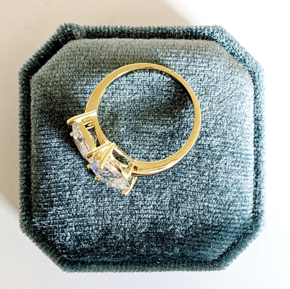 Toi Et Moi Ring Princess & Pear Cut Cubic Zirconia With Velvet Jewelry Box - Picture 15 of 17